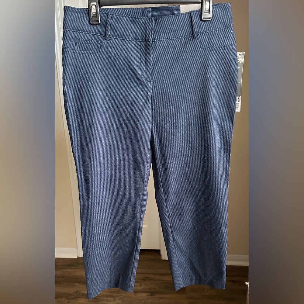 Maurices Navy Texture Capri NWT